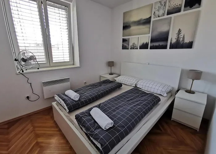 Apartment For Four With Free Parking