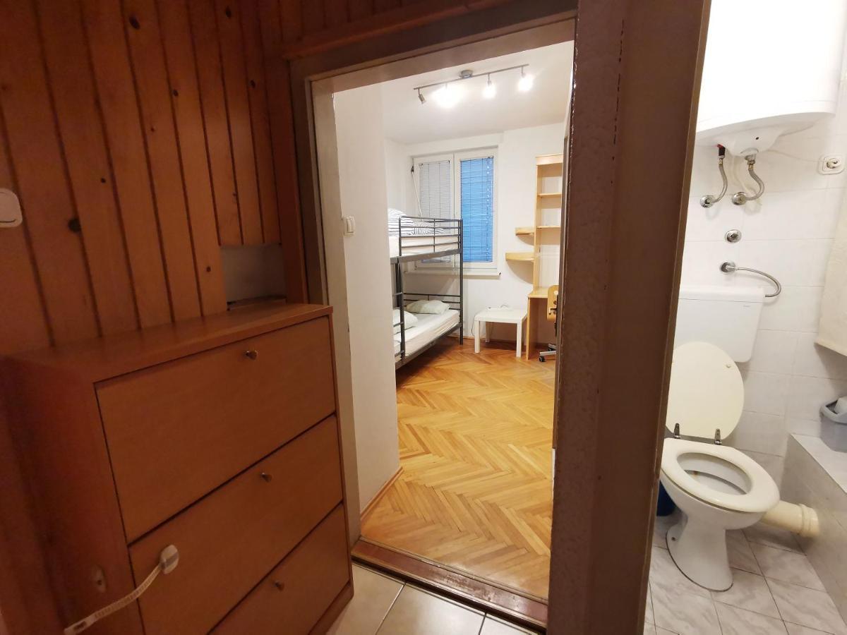 For Four With Free Parking Appartement Ljubljana